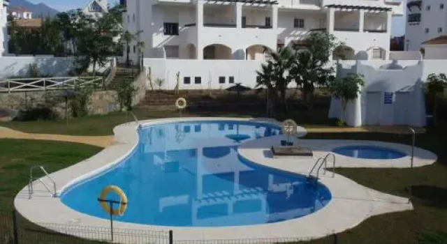 Residencial Duquesa apartemento 2073, Забронировать Отель Манилва Коста-дель-Соль