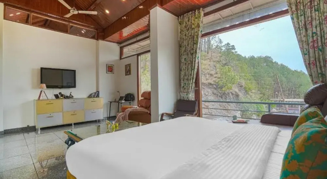 ELIVAAS Dilli House Villa with Pvt pool