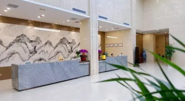 Luyue-Qiyun International Hotel (Pu Songling Former Residence Lutai Sports Plaza)
