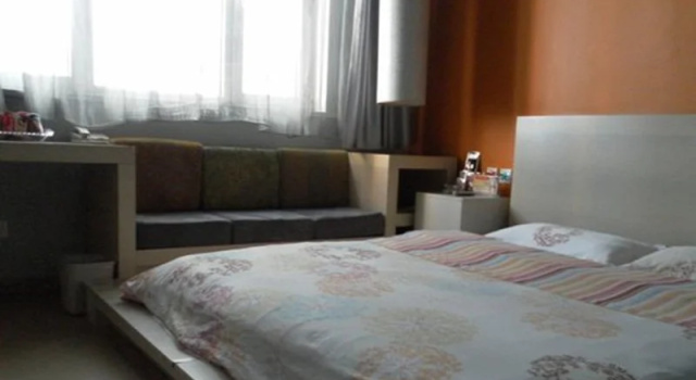 Home 1 Chain Hotel