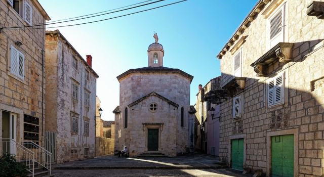 Apartments Lucija, Prenota Appartamento Hotel a Croatian Islands con parcheggio, Parcheggio