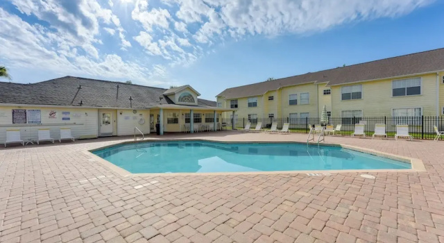 Апартаменты 8 Mi to Disney: Resort-style Condo w/ Pool Access