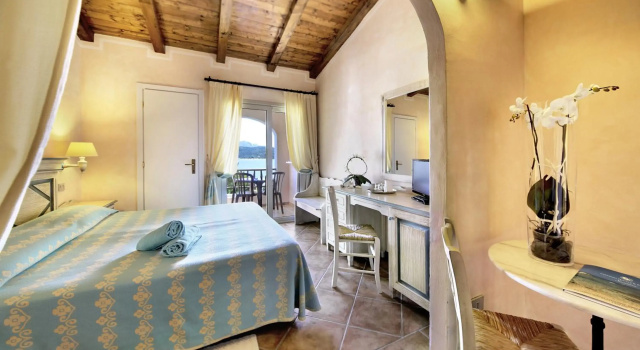 Colonna Hotel Du Golf, Забронировать Отель Марина-ди-Портиско Изумрудный берег