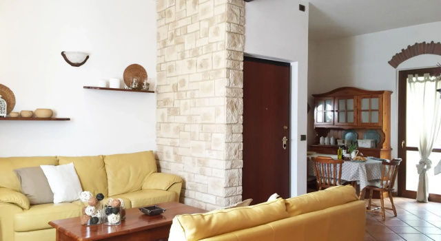 CASA VACANZE MONEGLIA 2 CAMERE con TERRAZZA nel VERDE