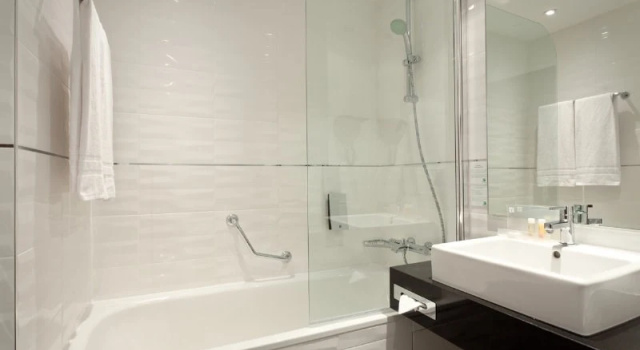 Holiday Inn Lille Ouest Englos, Reservar Hotel Englos Picardia