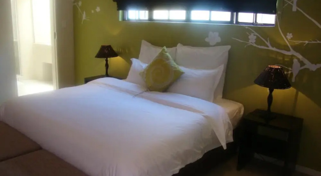 Lucky Bean Guesthouse, Reservar Casa de hóspedes Hotéis em Gauteng com Piscina, Piscina