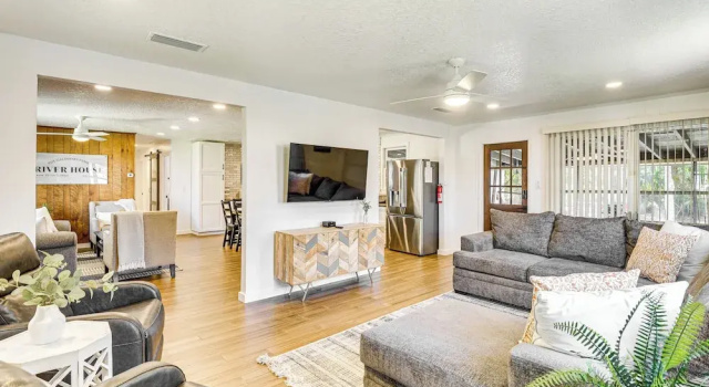 Charming Canalfront Retreat w/ Double Boat Slip!, Забронировать Дом для отпуска Астор Ocala National Forest