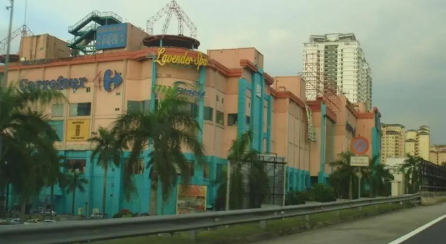 Own Private Jucuzzi POOL inside Sri Petaling Hse, Rezervasyon Otel Chow Kit Kuala Lumpur, Axiata Arena yakınındaki