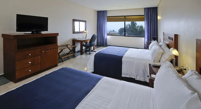 Четырёхместный номер Standard с видом на бассейн Holiday Inn Veracruz-Boca Del Rio by IHG