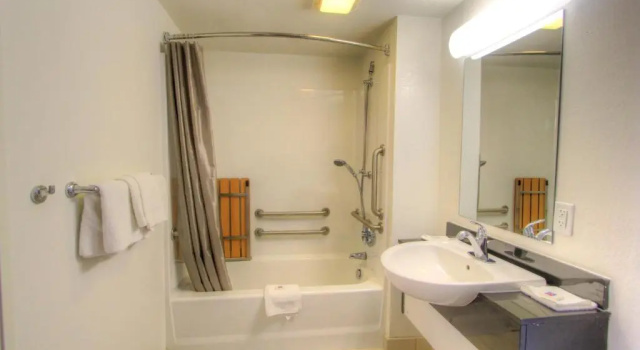 Номер Standard Howard Johnson by Wyndham Harrisonburg