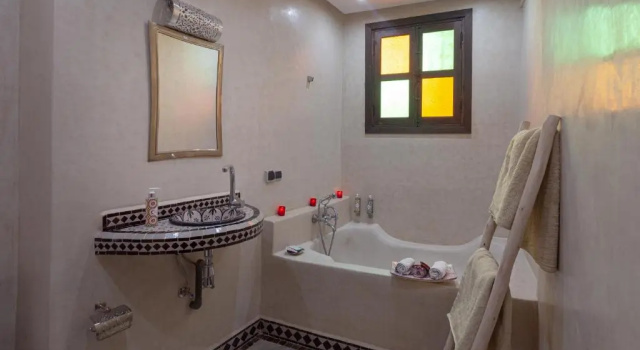 Полулюкс Riad Salman