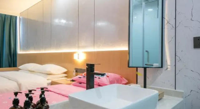 Elong Deluxe International Hotel (Tiantai Mountain High-speed Railway Station), Забронировать Отель Tiantai Чжэцзян