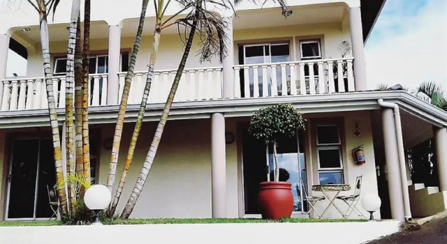 Люкс Rostalyn Guesthouse
