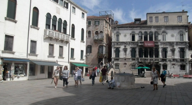 Sweet Venice - checkin at "Alloggi SS Giovanni e Paolo", Забронировать Апартаменты/квартира Кастелло Венеция, рядом с Театр Россини