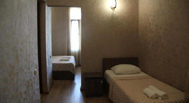 Трёхместный номер Standard с балконом Hotel Chero