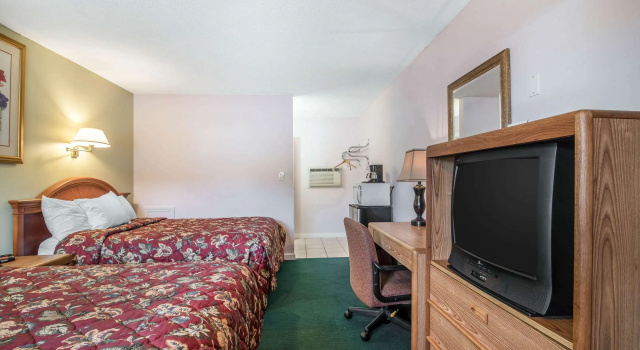 Rodeway Inn Bellows Falls, Забронировать Мини-отель Беллоус Фолс штат Вермонт