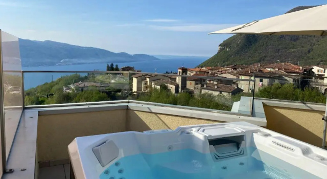 Люкс Deluxe Residence La Villa Tignale