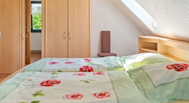 Garden View Apartment in Erzgebirge near Forest, Rezervovat Apartmán Pöhla 