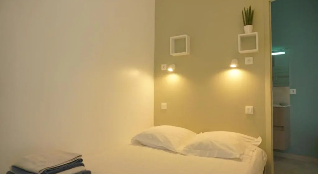 Maison Jardin Wifi - 100 M Plage Sauvage - 20 Min Perpignan, Забронировать Отель Отели Торрей с парковкой, рядом с Plage Torreilles, Парковка