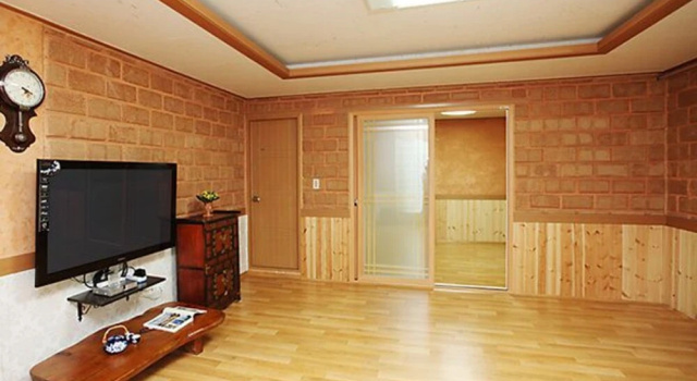 Hongcheon Giwajip View Pension