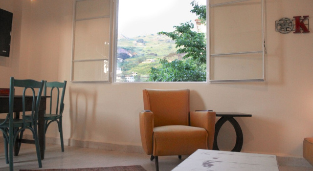 Shuruk & Ghurub, Prenota Hotel Hazmieh 