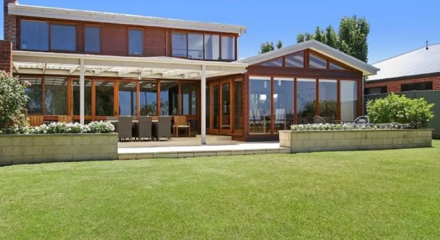 Lake House 61 Mulwala, Забронировать Отель Малуола Новый Южный Уэльс