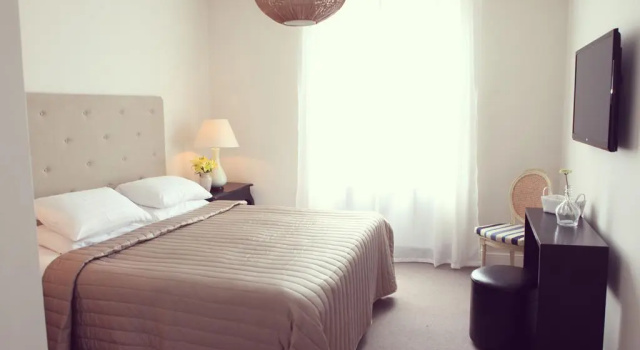 The Blue Pigeons Hotel and Restaurant, Book Hotel Worth Kent