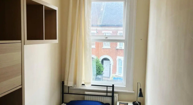 9 Elliott Road, Book Hotel Hoteller i Croydon med parkering, Parkering