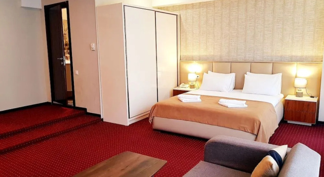 Nice Room Hotel  Wine Brasserie
