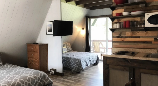 Calm Waters Cabin Resort, Rezerwuj Ośrodek wypoczynkowy Hotele w Table Rock Lake z parkingiem, Parking