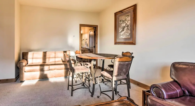 Crested Butte Townhome w/ Views - Steps to Lifts!, Забронировать Апартаменты/квартира Крестед-Бьютт Crested Butte Mountain