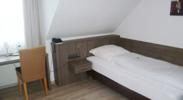 Landgasthof Zur scharfen Ecke, Забронировать Отель Отели Weser Uplands 3 звезды, 3*