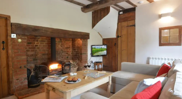 1 Tunns Cottages, Rushmere, nr Beccles, Boek Vakantiehuis Hotels in Suffolk met parkeren, Parkeren