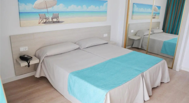 Playa Moreia Apartments, Брондау Пәтер S'Illot қаласындағы жүзу бассейні бар қонақ үйлер, Жүзу бассейні