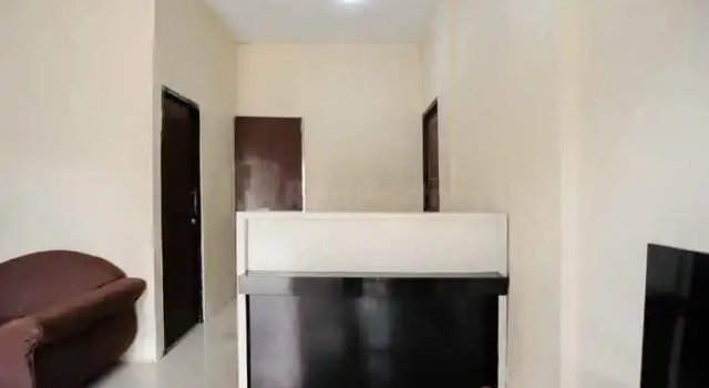 SRB near Mall Ciputra CIbubur Mitra RedDoorz, Varaa Hotelli West Java hotellit, joissa on pysäköinti, Pysäköinti