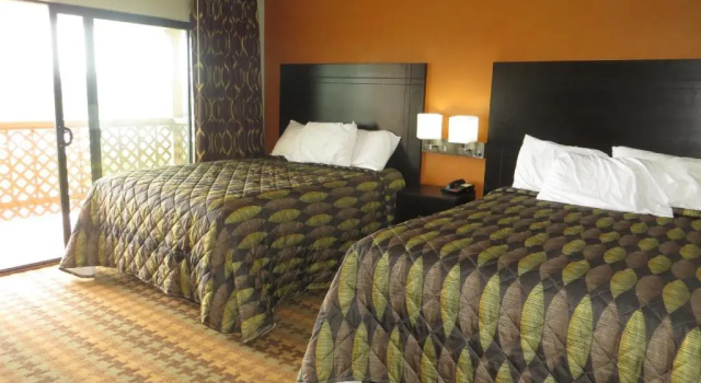 Четырёхместный номер Standard Ocean Gate Inn