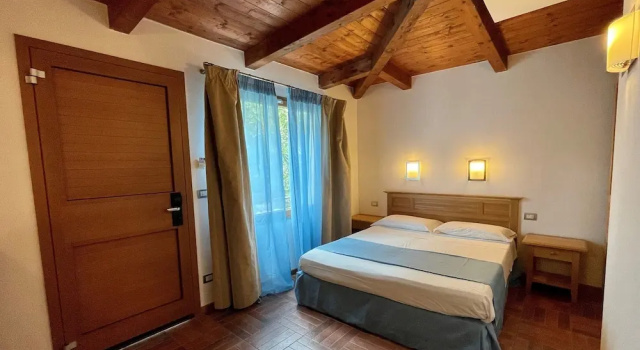Le Mandrelle Beach Resort, Забронировать Курортный отель Амантея Калабрия
