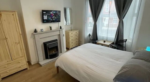 Standard Bed and Breakfast, Book Hotel Liverpool hoteller med parkering, Parkering