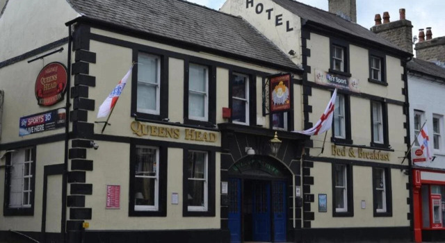 The Queen's Head Hotel, Rezerwuj Hotel Buxton Derbyshire