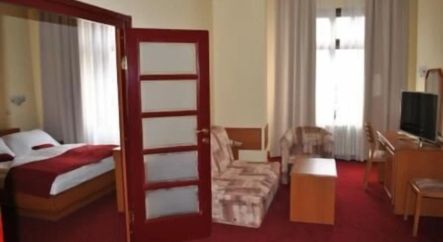 Полулюкс Hotel Kasina