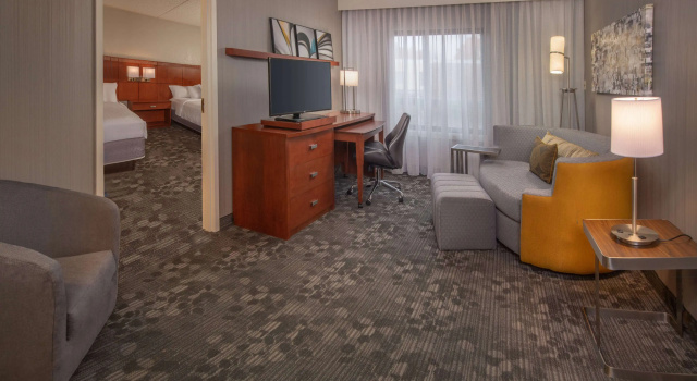 Четырёхместный люкс c 1 комнатой Sonesta Select Newark Christiana Mall