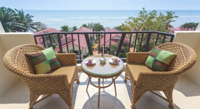 Номер Deluxe с балконом и с видом на море New Travel Beach Hotel & Resort