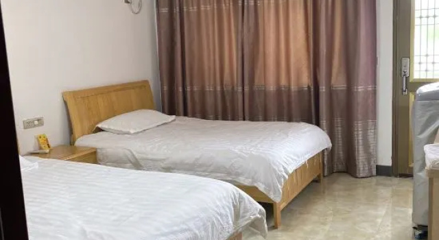 Семейный люкс Linjiang Inn