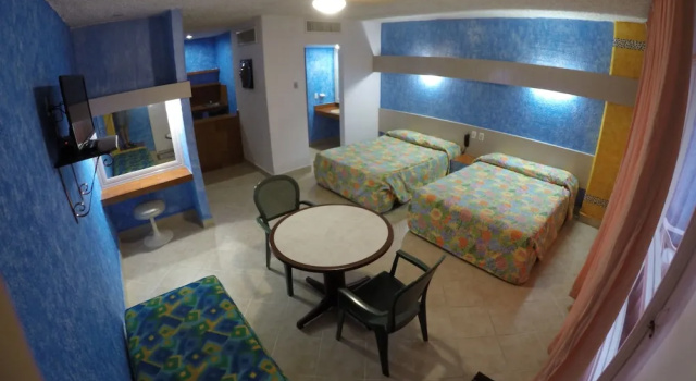 Четырёхместный номер Standard с балконом Hotel Club del Sol Acapulco by NG Hoteles