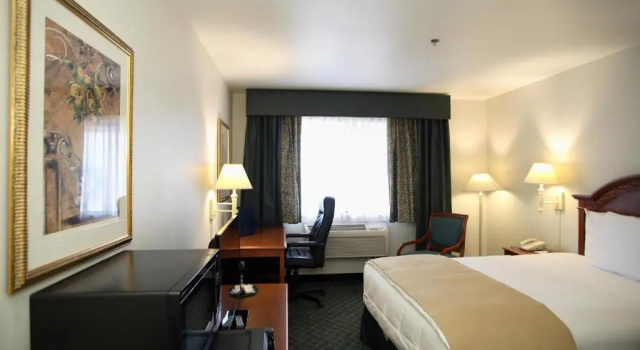 Люкс Baymont INN & Suites by Wyndham