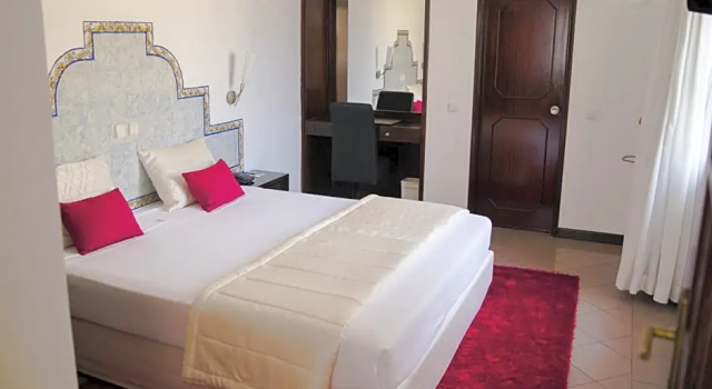 Полулюкс Hotel Continental