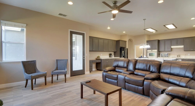 Remodeled Livingston Home w/ Private Backyard!, Rezerwuj Dom wakacyjny Livingston 