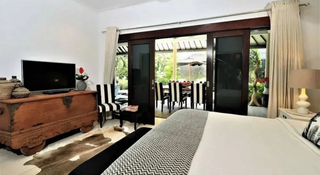Villa Bloom 4 Bedroom, Забронировать Вилла Виллы Семиньяк, рядом с Ресторан Ultimo, Вилла