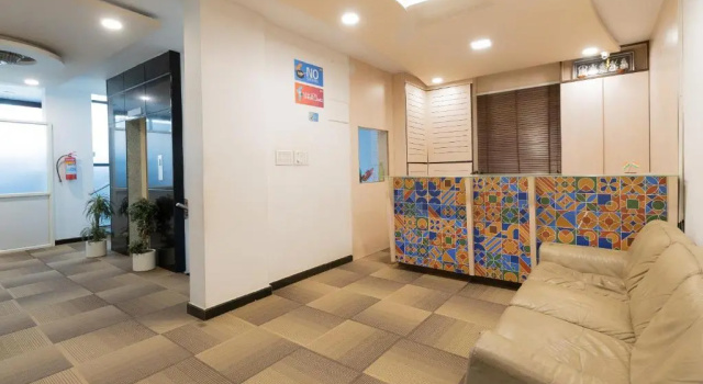 Capital O 70516 Hotel Scarlet, Забронировать Отель Отели Маратахалли-Сарджапур с парковкой, Парковка