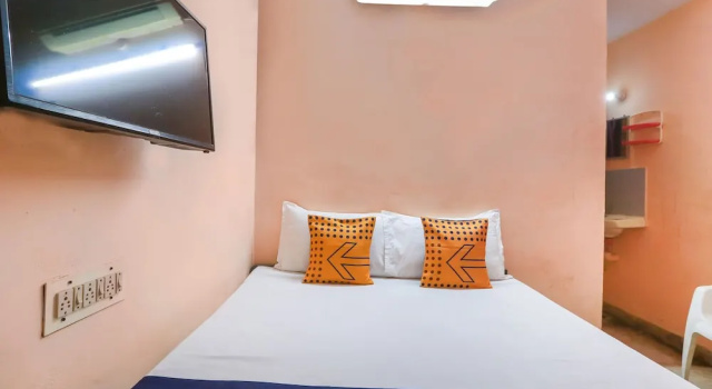 SPOT ON 44153 Annai Guest House, Забронировать Гостевой дом Отели Трипликане с парковкой, Парковка